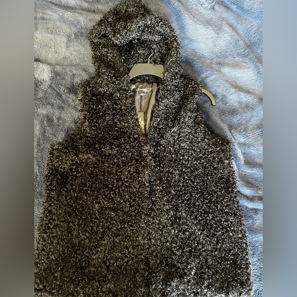 Sharagano Black Fuzzy Vest